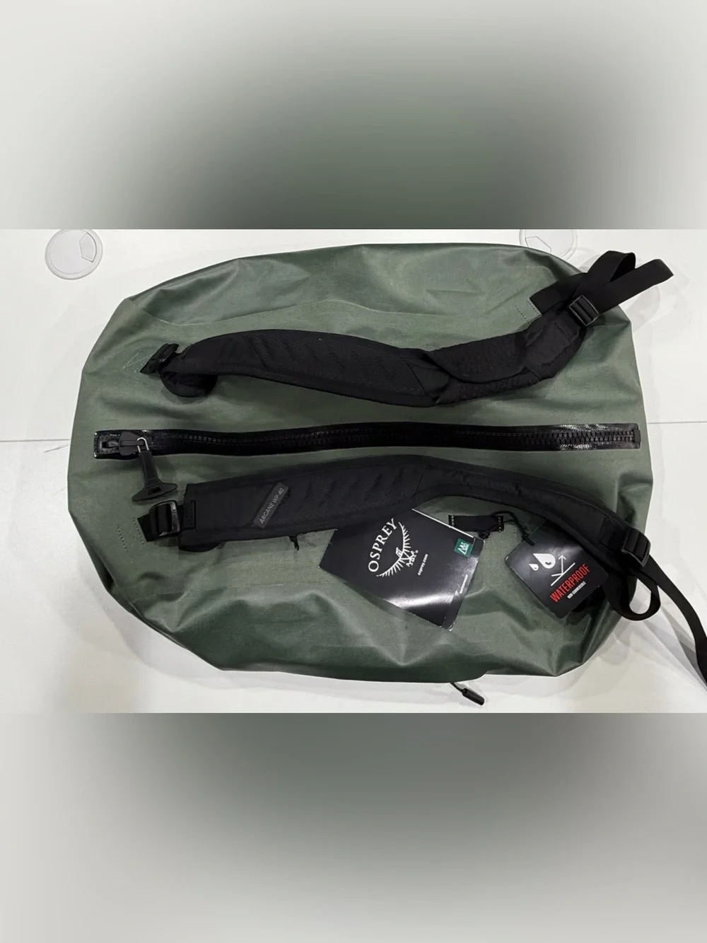 Osprey Arcane Waterproof Duffle 40 Pine Leaf Green NWT Waterproof Mesh Pocket